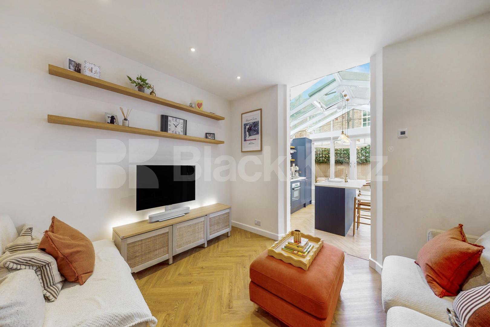 Stylish & contemporary maisonette flooded with natural light  Odger Street, Battersea 
